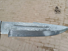 Load image into Gallery viewer, Hand Forged Skinning Bowie Knife With Razor handle.