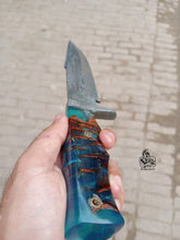 Load image into Gallery viewer, Hand Forged Skinning Bowie Knife With Razor handle.